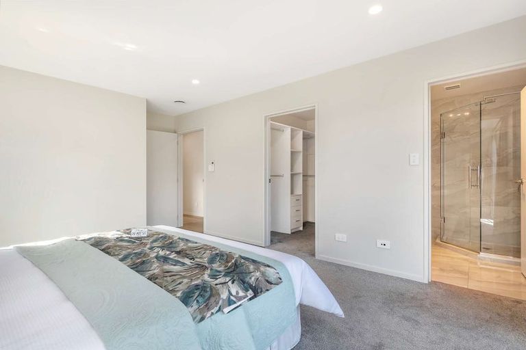 Photo of property in 8 Pakaraka Drive, Papakura, 2110