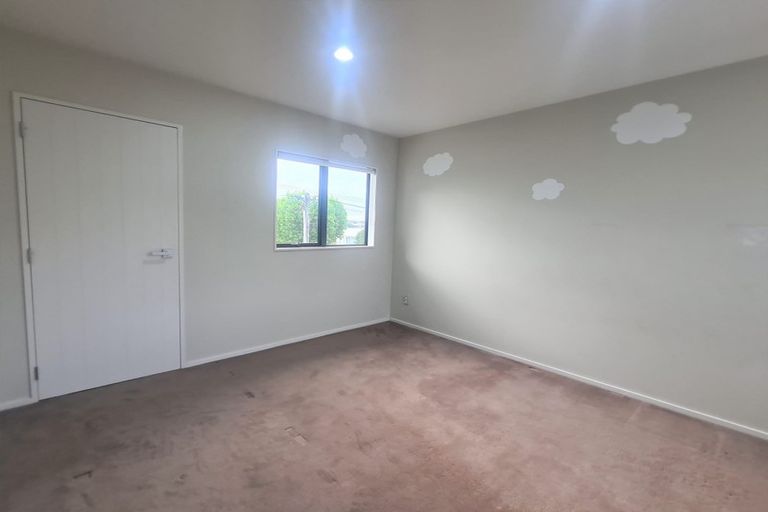 Photo of property in 21a Dallinghoe Crescent, Milford, Auckland, 0620