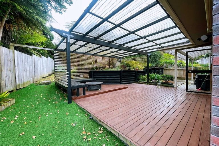 Photo of property in 25 Calman Place, Chatswood, Auckland, 0626