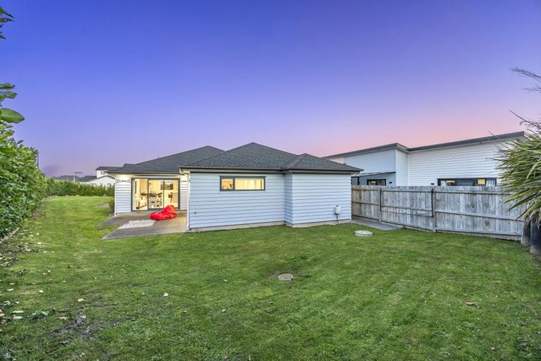 Photo of property in 21 Vintry Drive, Huapai, Kumeu, 0810