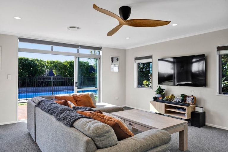 Photo of property in 9a Dolphin Parade, Bell Block, New Plymouth, 4312