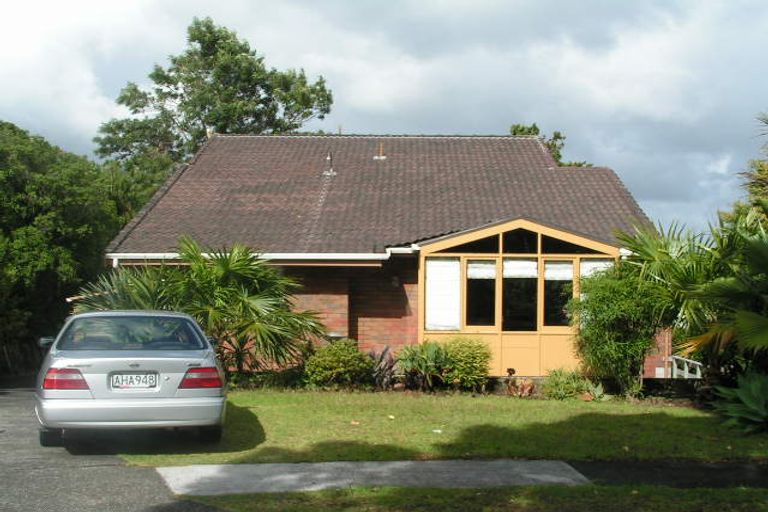 Photo of property in 12 Pendene Place, Forrest Hill, Auckland, 0620