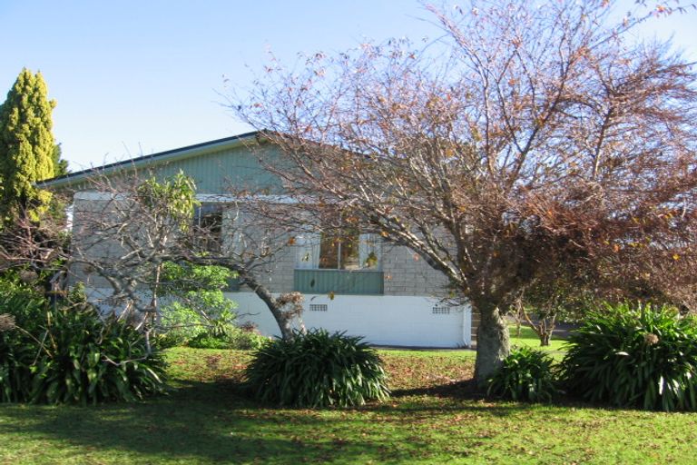 Photo of property in 1/10 Flanshaw Road, Te Atatu South, Auckland, 0610