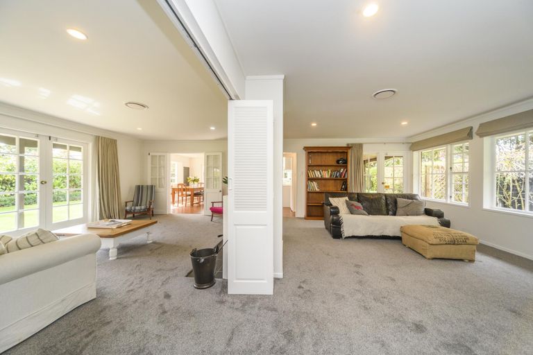 Photo of property in 92 Roy Street, Palmerston North, 4410