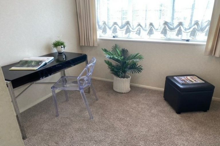 Photo of property in 71 Amberley Avenue, Highbury, Palmerston North, 4412