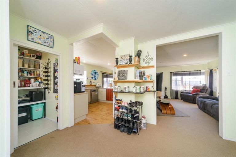 Photo of property in 28 Alexandra Street, Marton, 4710