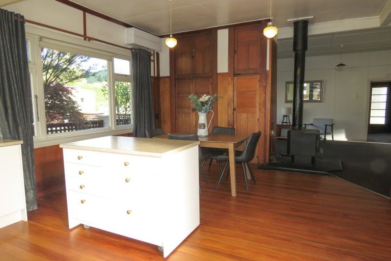 Photo of property in 74 Church Street, Reefton, 7830