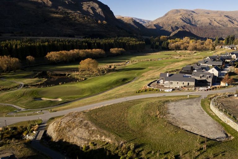 Photo of property in 14 Dalgleish Lane, Arrowtown, 9371