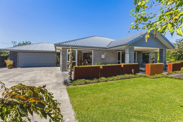 Photo of property in 10 Cooke Farm Grove, Waiwhakaiho, New Plymouth, 4312