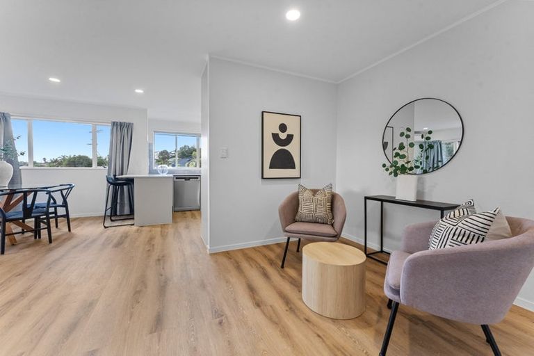 Photo of property in 18a Jacanas Place, Unsworth Heights, Auckland, 0632