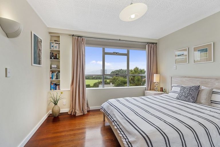 Photo of property in Greenmantle Flats, 88a Salamanca Road, Kelburn, Wellington, 6012