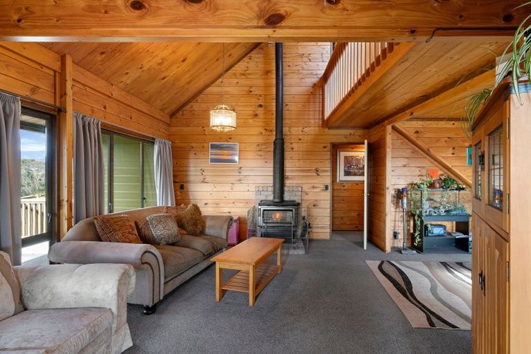 Photo of property in 35 Old Coach Road, Otaki, 5512