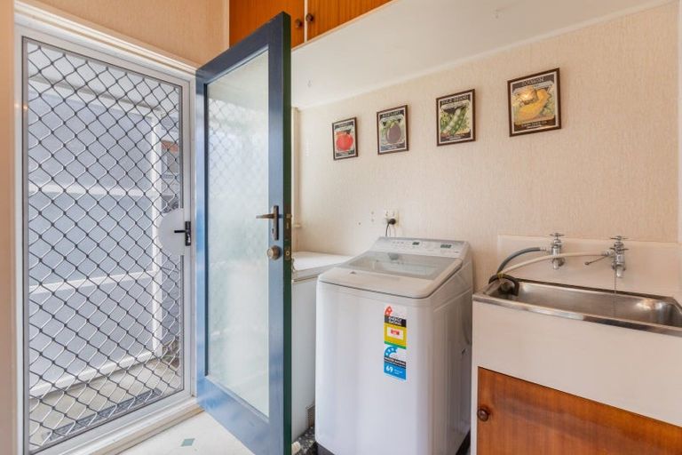 Photo of property in 71 Faraday Street, Hospital Hill, Napier, 4110