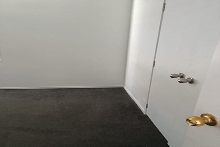 Photo of property in 2/24 Janese Place, Weymouth, Auckland, 2103