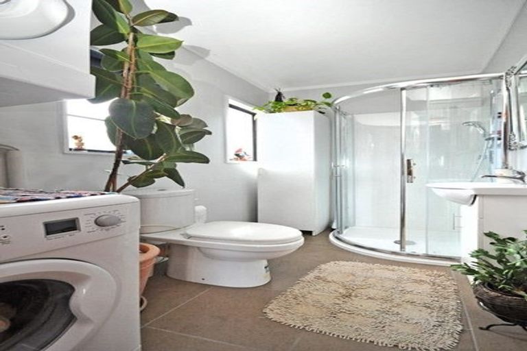 Photo of property in 2/20 Verbena Road, Birkdale, Auckland, 0626