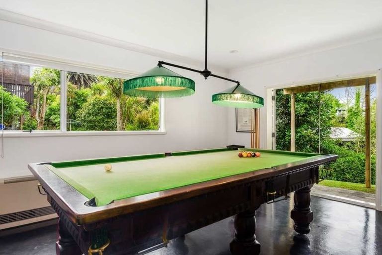 Photo of property in 5 Surville Place, Mairangi Bay, Auckland, 0630