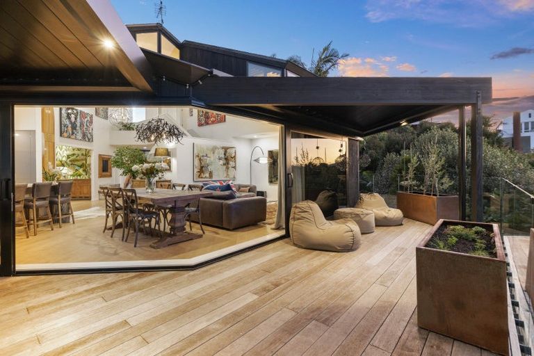 Photo of property in 86 Vipond Road, Stanmore Bay, Whangaparaoa, 0932