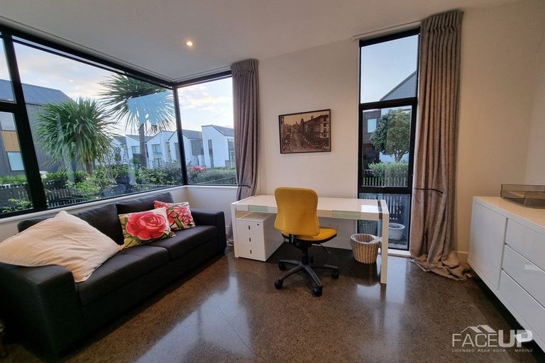 Photo of property in 15 Cochrane Road, Hobsonville, Auckland, 0616