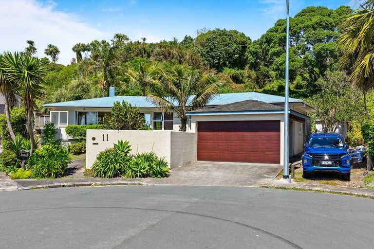 Photo of property in 11 Luke Place, Eastern Beach, Auckland, 2012