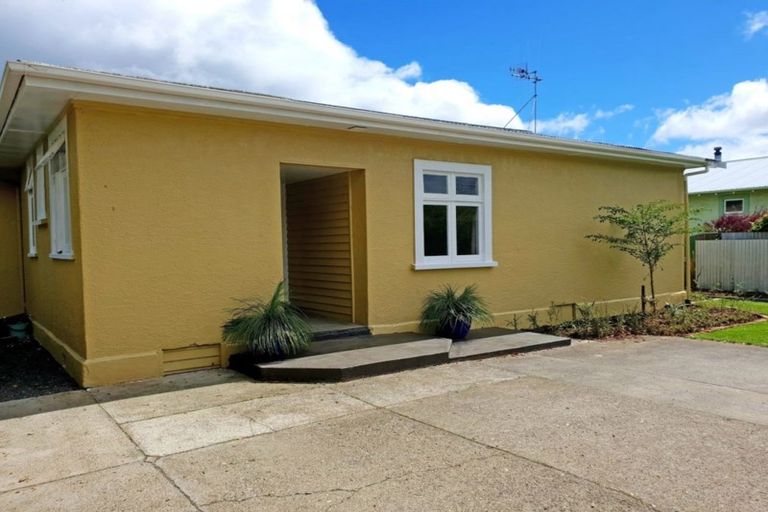 Photo of property in 54 Burns Street, Dannevirke, 4930