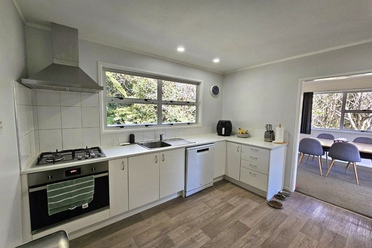 Photo of property in 235 Heta Road, Merrilands, New Plymouth, 4312
