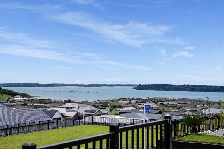 Photo of property in 8 Kuaka Rise, Omokoroa, 3114