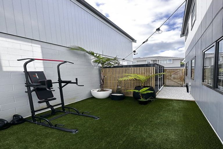 Photo of property in 94e Bay Street, Red Beach, 0932