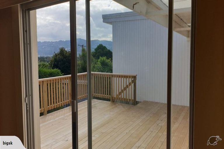 Photo of property in 198 Whites Line East, Waiwhetu, Lower Hutt, 5010