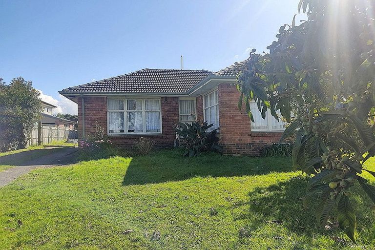 Photo of property in 23 Toru Street, Te Atatu Peninsula, Auckland, 0610