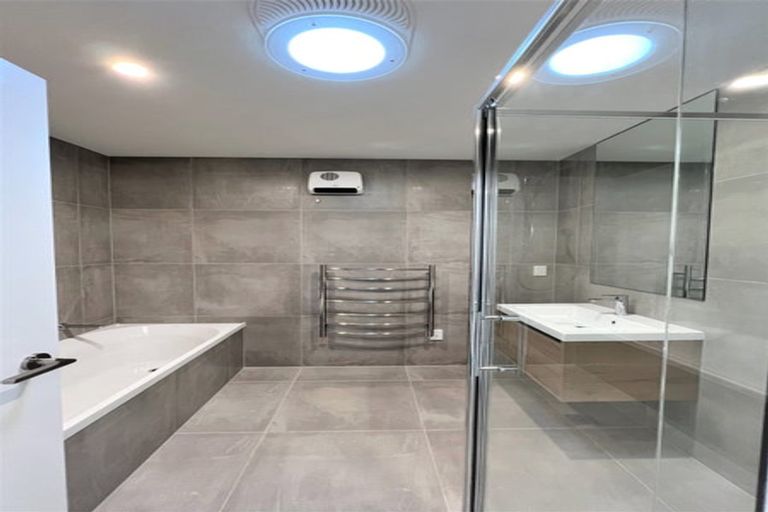 Photo of property in 27 Whimbrel Road, Flat Bush, Auckland, 2019