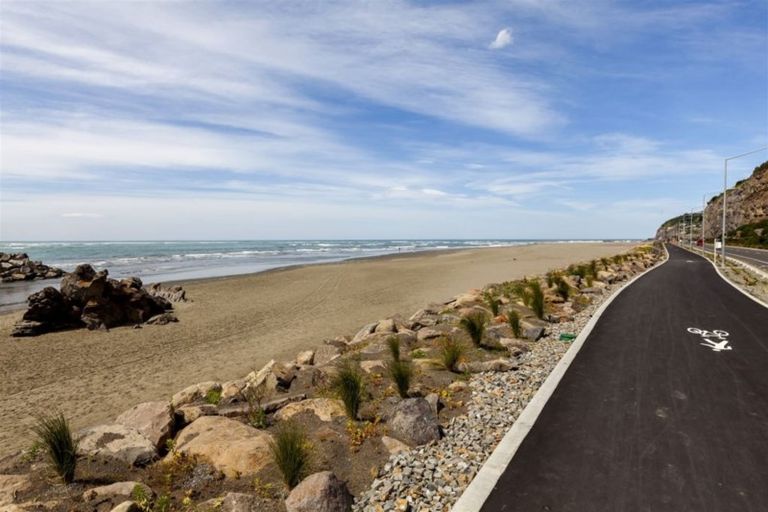 Photo of property in 1/46 Heberden Avenue, Sumner, Christchurch, 8081