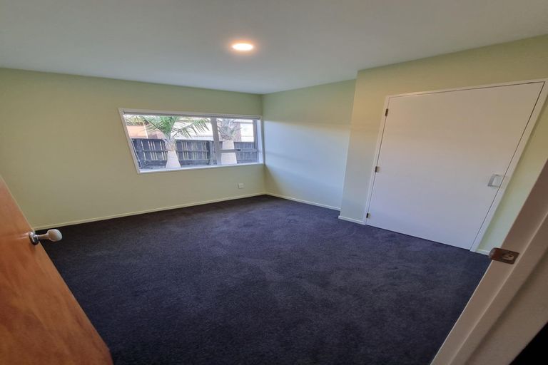 Photo of property in 23 Elsted Place, Goodwood Heights, Auckland, 2105