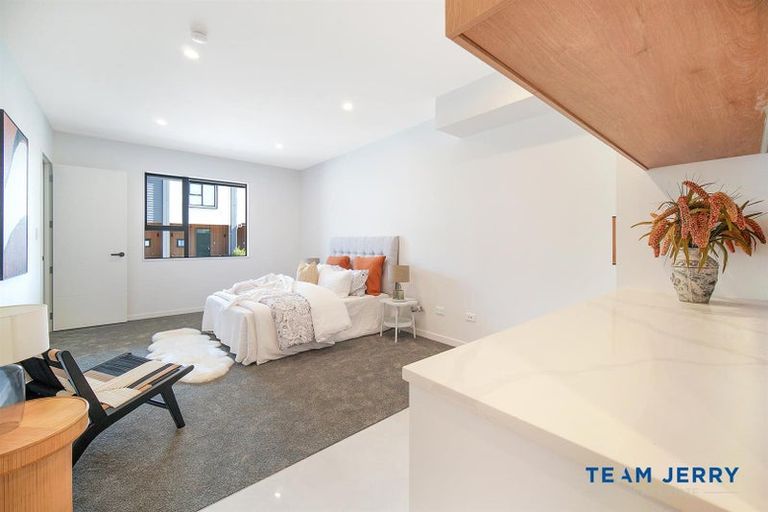 Photo of property in 1 Heketara Way, Massey, Auckland, 0614