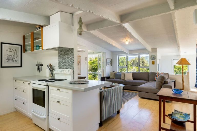 Photo of property in 4 Amelia Crescent, Waikawa, Picton, 7220