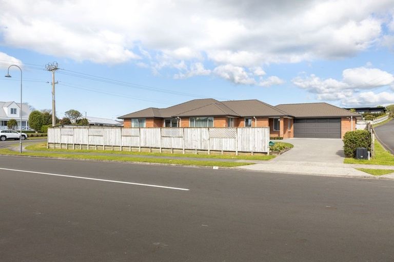 Photo of property in 1 Honeyfield Drive, Whalers Gate, New Plymouth, 4310