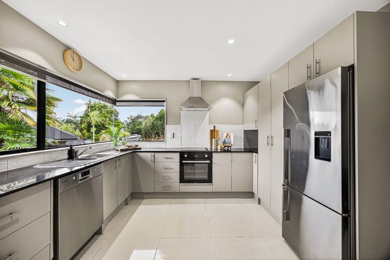 Photo of property in 73m Park Rise, Campbells Bay, Auckland, 0630