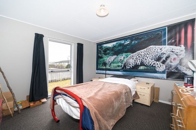 Photo of property in 2 Suzanne Grove, Kelvin Grove, Palmerston North, 4414
