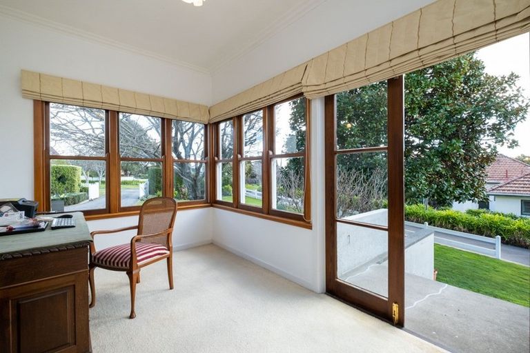 Photo of property in 5 Tauroa Road, Havelock North, 4130