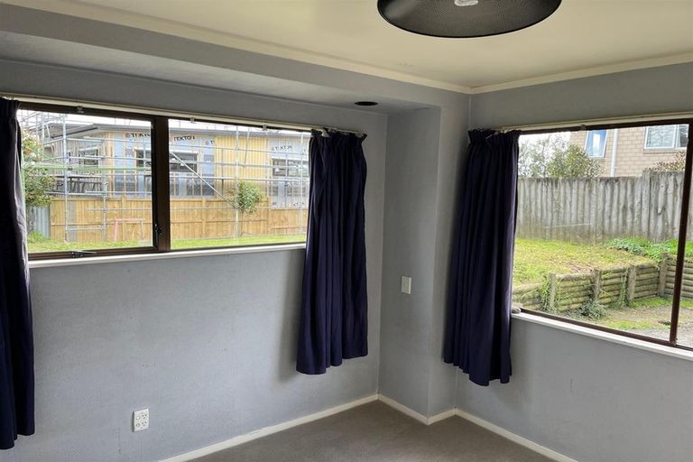 Photo of property in 13 Sispara Place, Beach Haven, Auckland, 0626