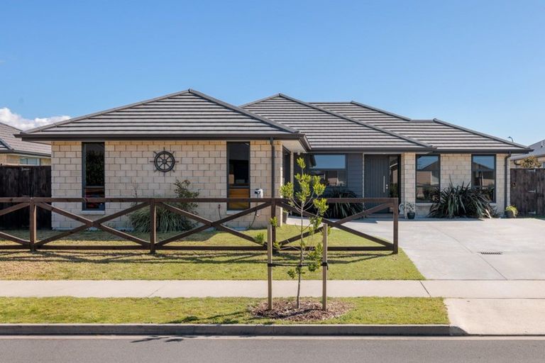 Photo of property in 3 Te Kio Crescent, Papamoa Beach, Papamoa, 3118