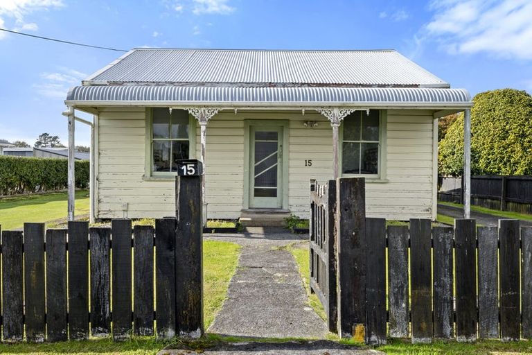 Photo of property in 15 Standish Street, Westown, New Plymouth, 4310