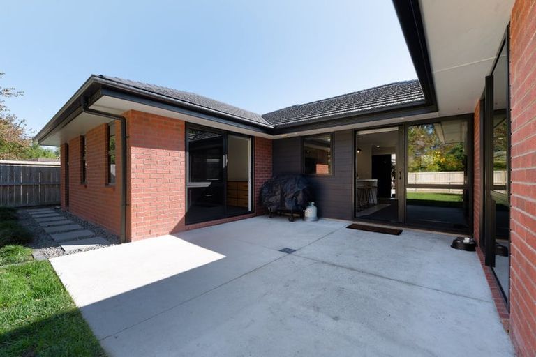 Photo of property in 279 Dixon Road, Fitzroy, Hamilton, 3206