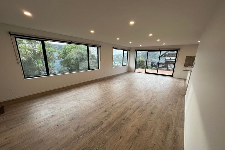 Photo of property in 49 Moncks Spur Road, Redcliffs, Christchurch, 8081