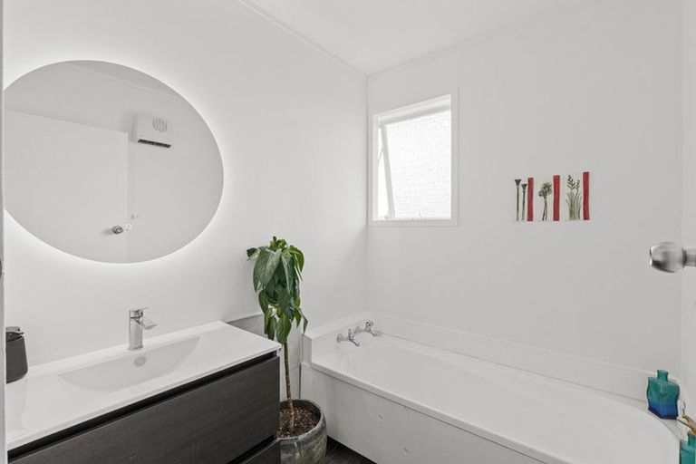 Photo of property in 9 Meads Place, Bulls, 4818