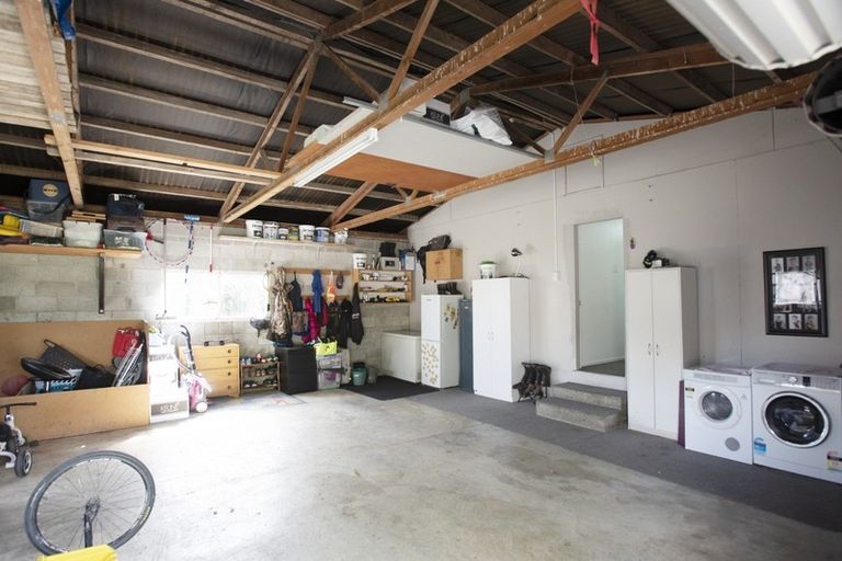 Photo of property in 1 Anne Street, Winton, 9720