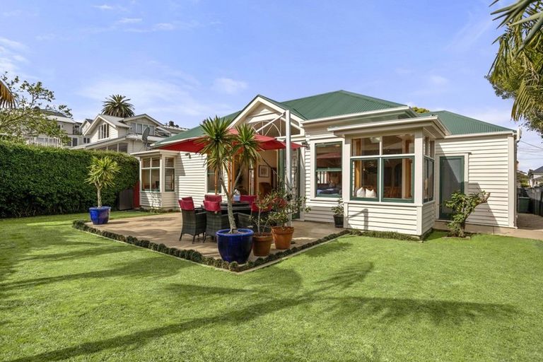 Photo of property in 5 Huia Street, Devonport, Auckland, 0624