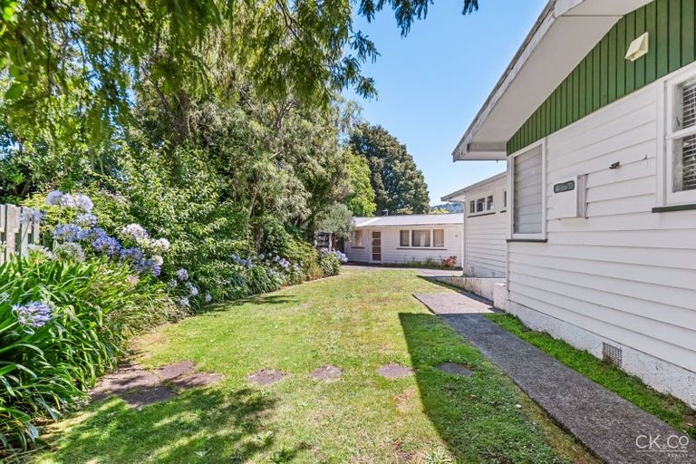 Photo of property in 4 Snell Grove, Clouston Park, Upper Hutt, 5018