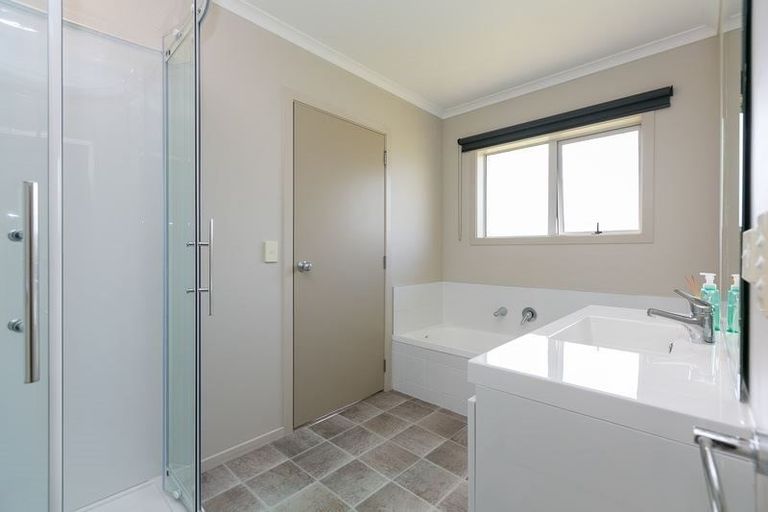 Photo of property in 15 Jules Crescent, Bell Block, New Plymouth, 4312