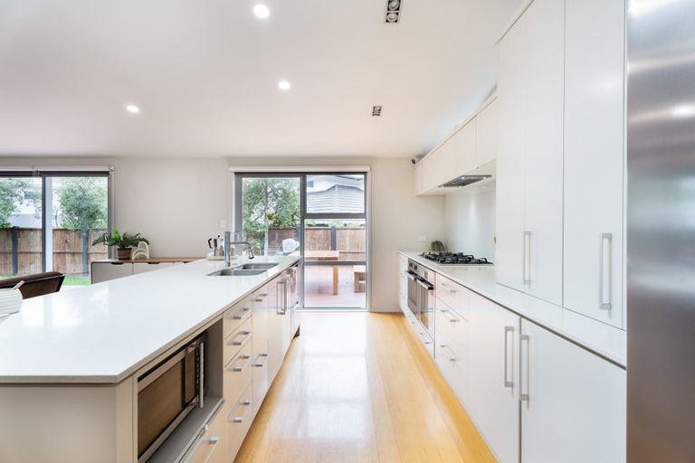 Photo of property in 8 Halewood Grove, Churton Park, Wellington, 6037