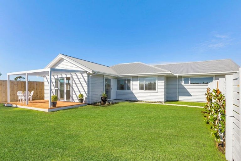 Photo of property in 18 Roka Street, Bell Block, New Plymouth, 4312